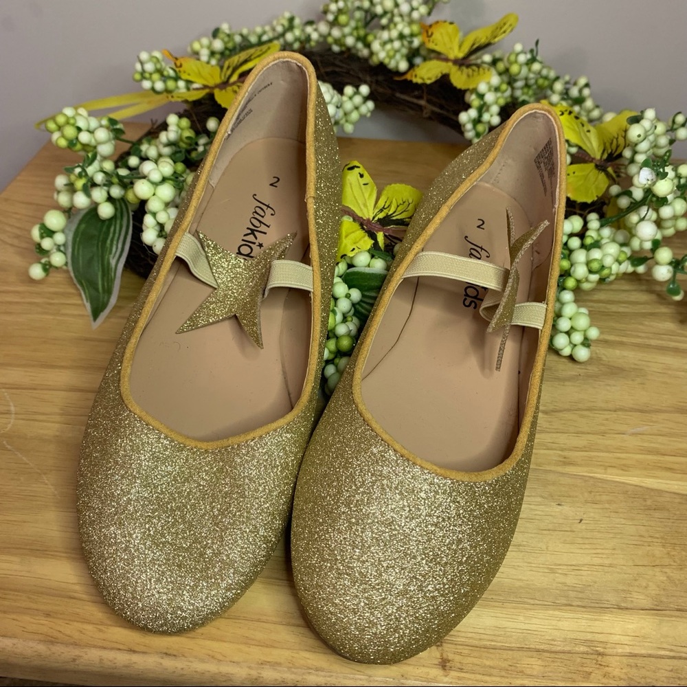 FabKids| Girls Gold shimmer flats size 2